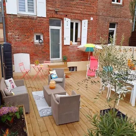 Maison De Familiale A تروفيي سور مير