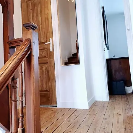 Maison De Familiale A تروفيي سور مير