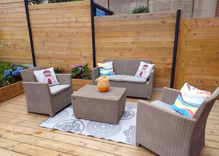 Maison De Familiale A *